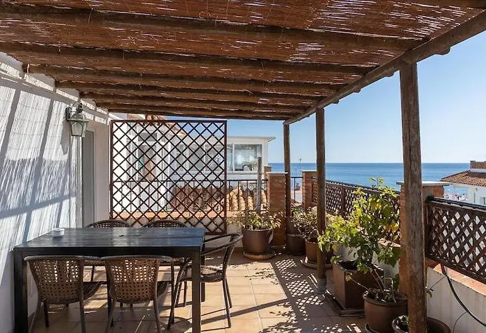 Apartmán 1 Bedroom Penthouse With Pool Access, Centre Nerja
